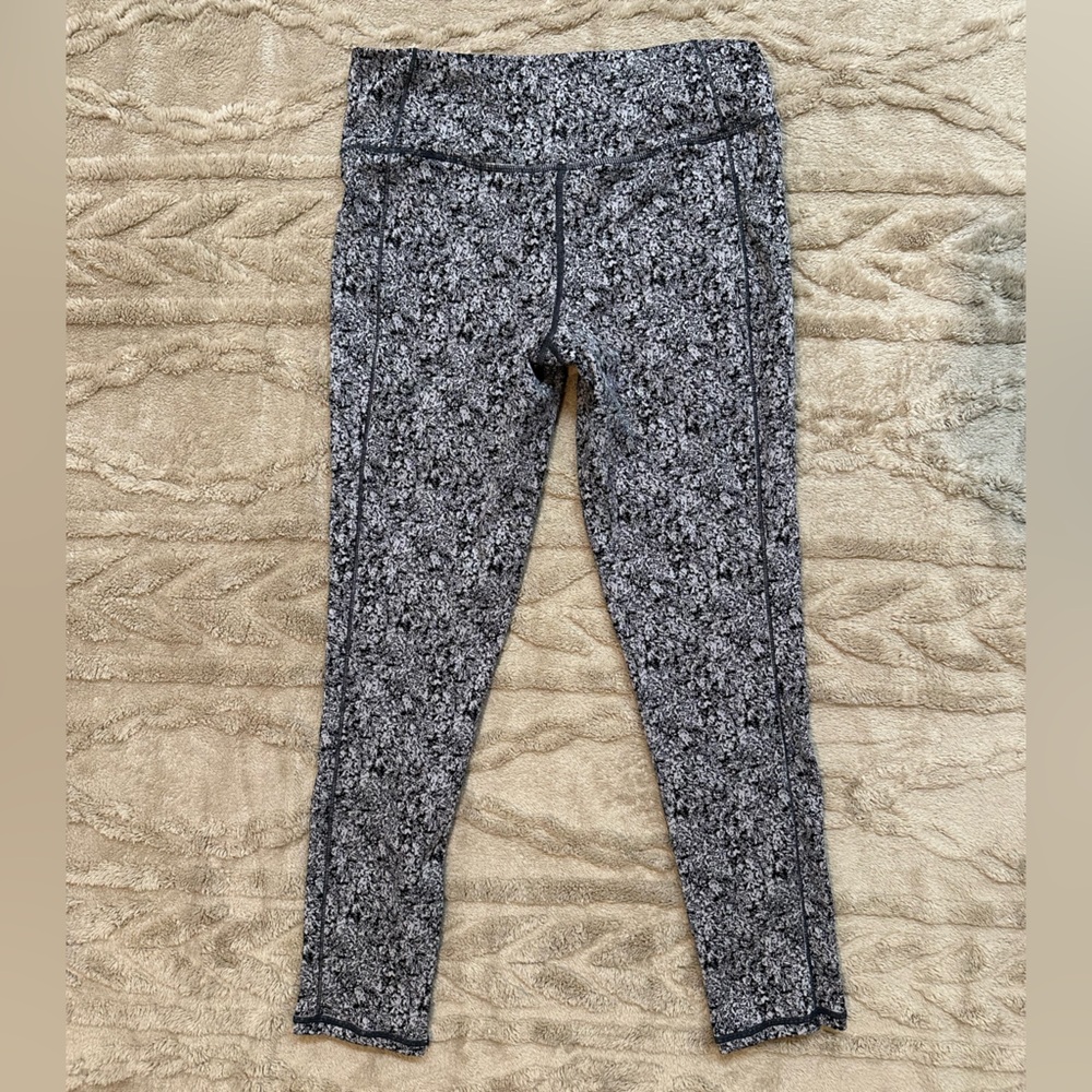 Women's Black and Gray Patterned Leggings
